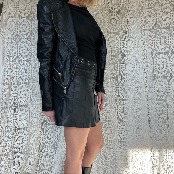 Black Leather Grommet Mini Skirt - Picture 6 of 8